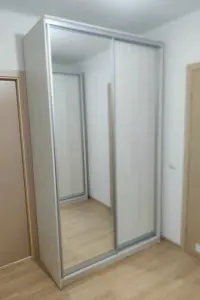 Шкаф-купе 2-х дверный ХИТ с одним зеркалом