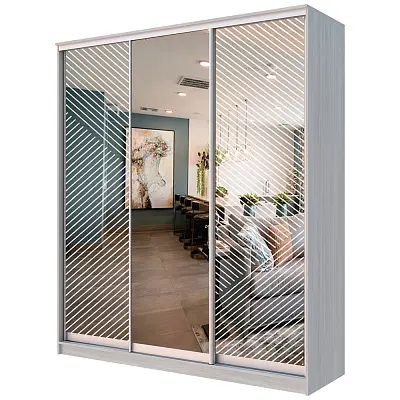 картинка Шкаф-купе 3-х дверный ХИТ с пескоструйным рисунком Диагональные полосы №21-23 с зеркалом от магазина КУПИ КУПЕ