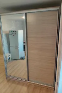 Шкаф-купе 2-х дверный ХИТ с одним зеркалом