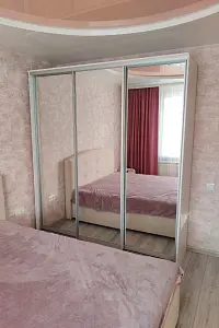 Шкаф-купе ХИТ 3-х дверный с зеркалом