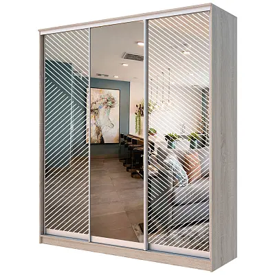 картинка Шкаф-купе 3-х дверный ХИТ с пескоструйным рисунком Диагональные полосы №21-23 с зеркалом от магазина КУПИ КУПЕ