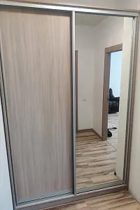 Шкаф-купе 2-х дверный ХИТ с одним зеркалом