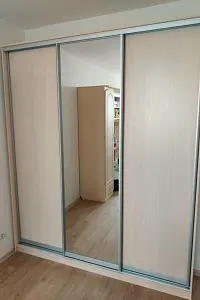 Шкаф-купе ХИТ 3-х дверный с одним зеркалом