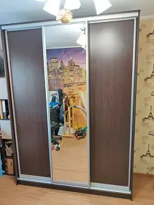 Шкаф-купе 3-х дверный с одним зеркалом