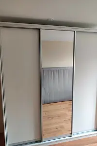 Шкаф-купе ХИТ 3-х дверный с одним зеркалом