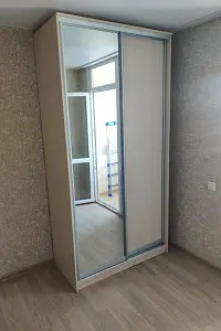 Шкаф-купе 2-х дверный ХИТ с одним зеркалом