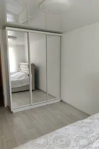 Шкаф-купе ХИТ 3-х дверный с зеркалом